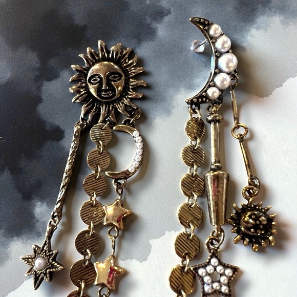 Boho Celestial Charm Earrings - Bronze and Faux Pearls Bohemian Boho Celestial - Picture 17 of 17